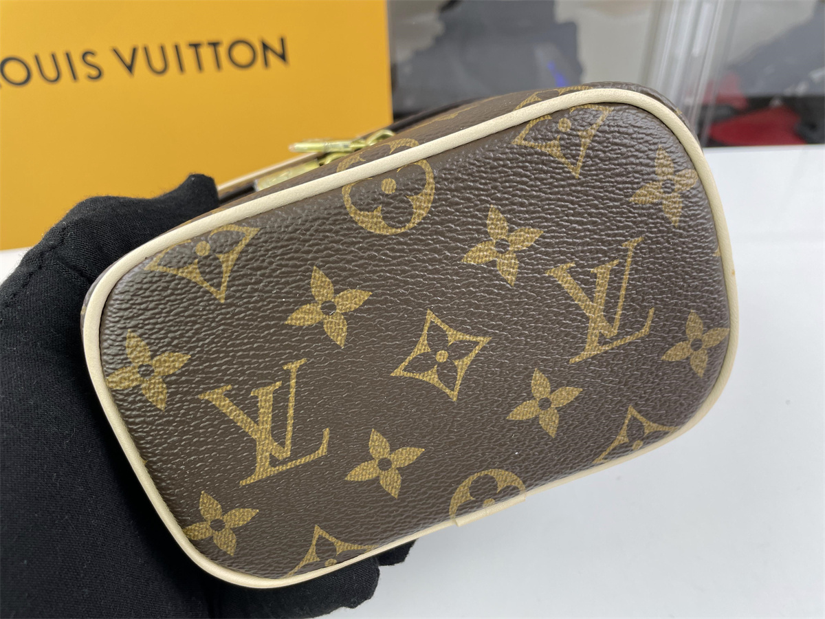 LV Nice Nano (14 x 10.2 x 8.5 cm)