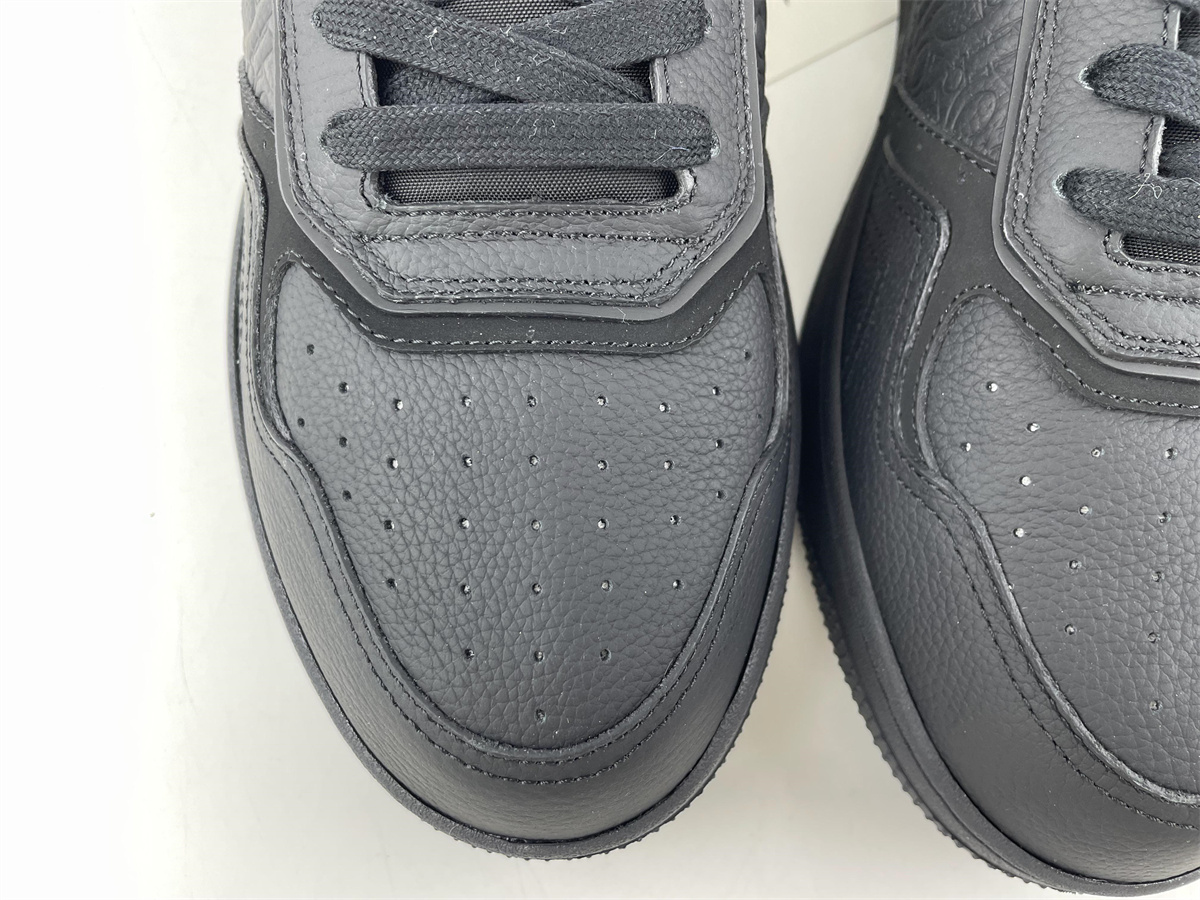 D shoes Black B27