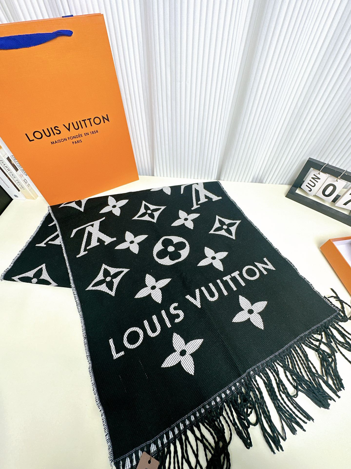 LV Scarf Black Grey ( 31 x 170 cm )