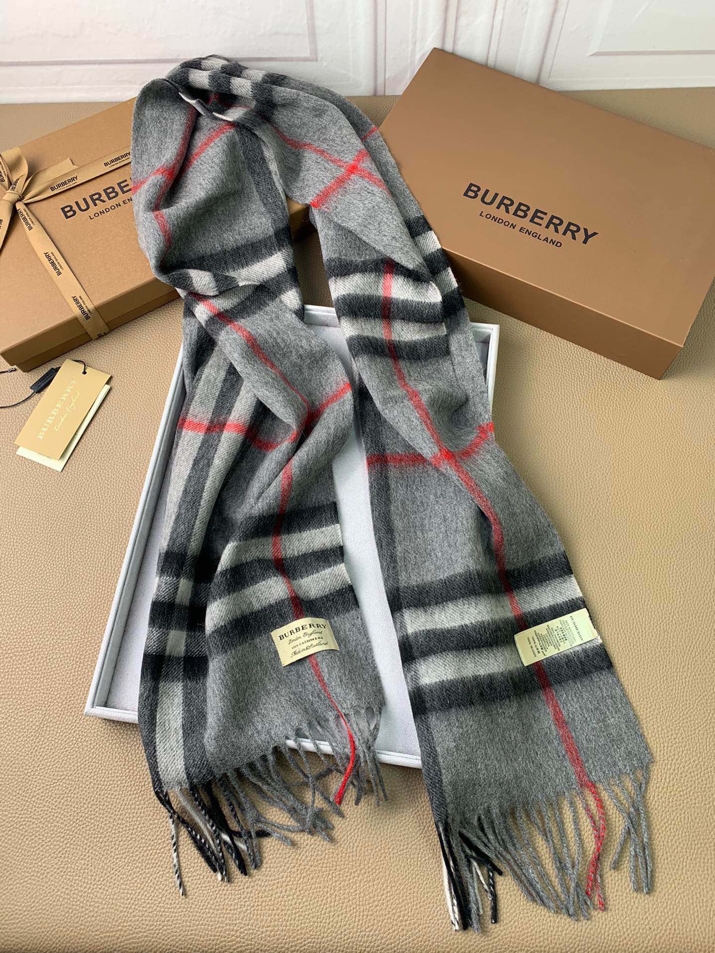 B**rry classical scarf grey red ( 168x 30cm)