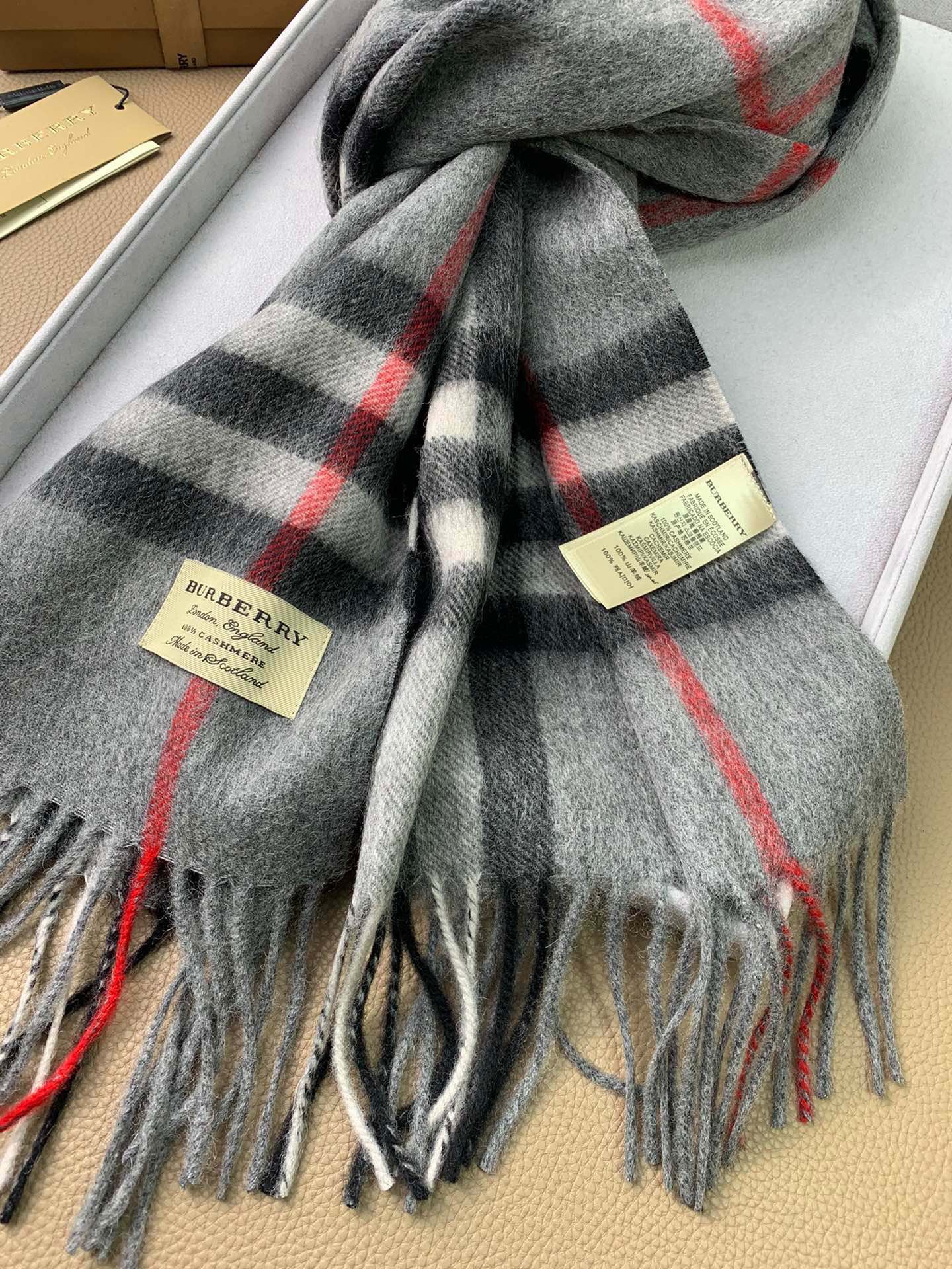 B**rry classical scarf grey red ( 168x 30cm)