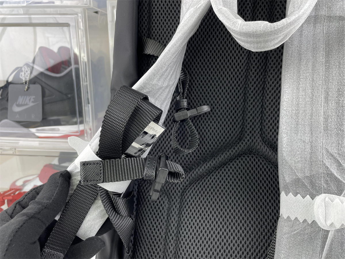 Pra*a black backpack