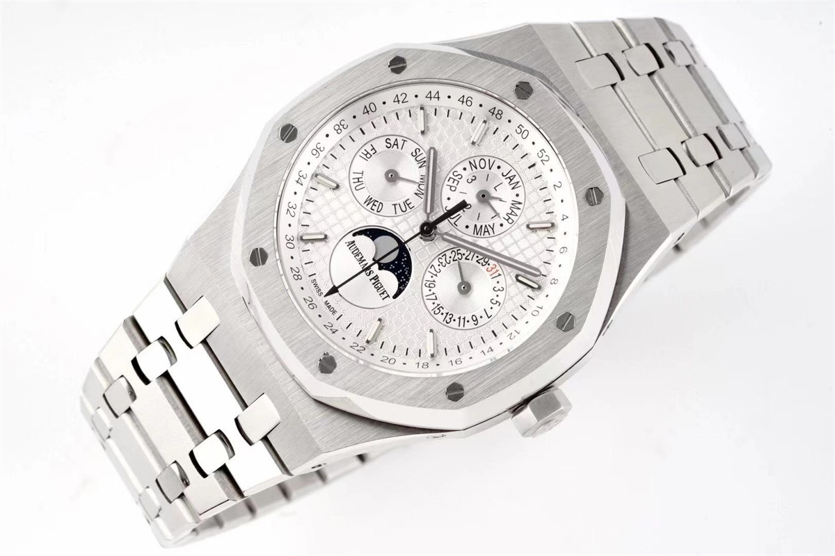 AP White with Date Moon Stars (41mm)