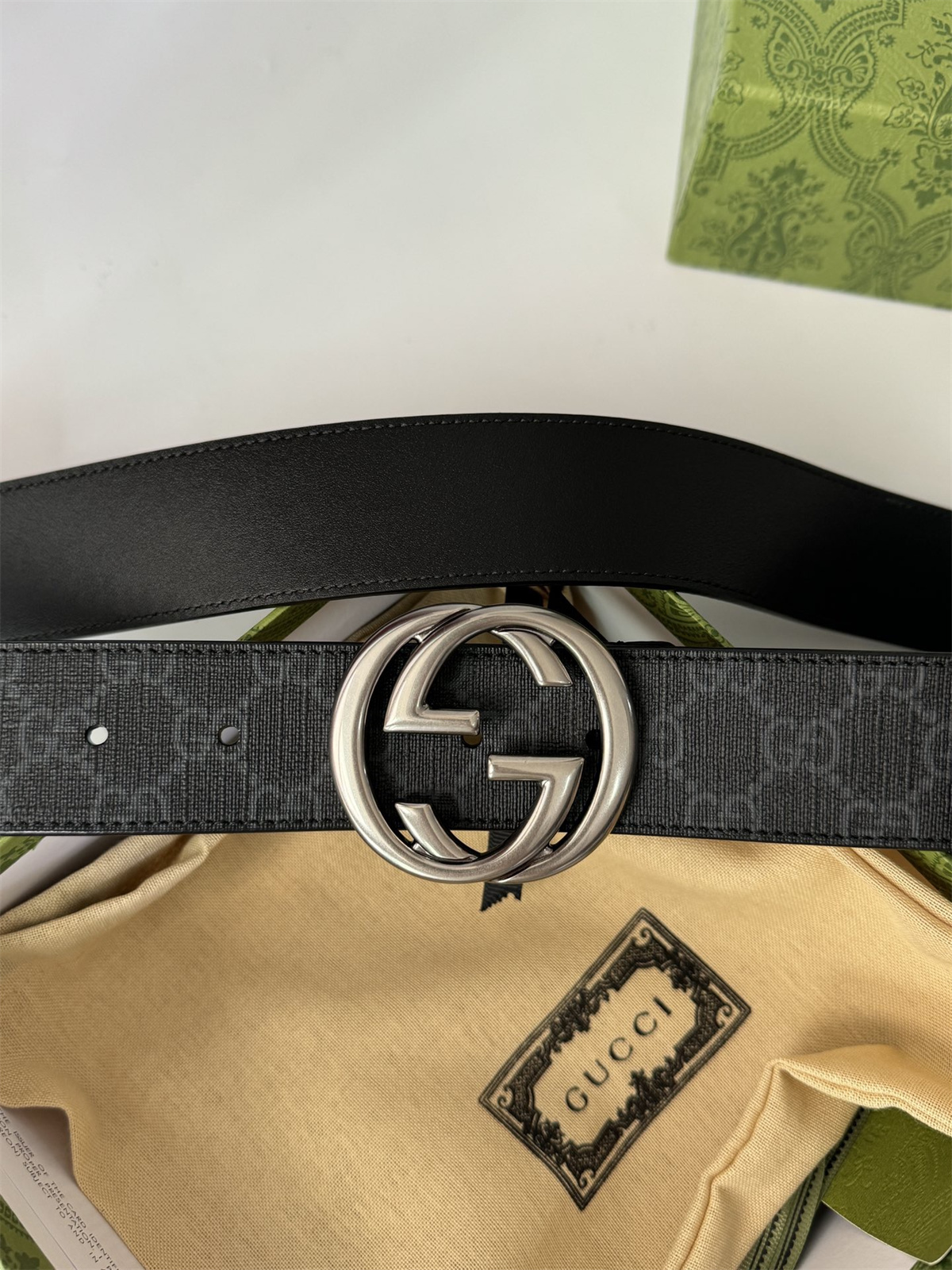 g*u*i black S*p*e canvas belt