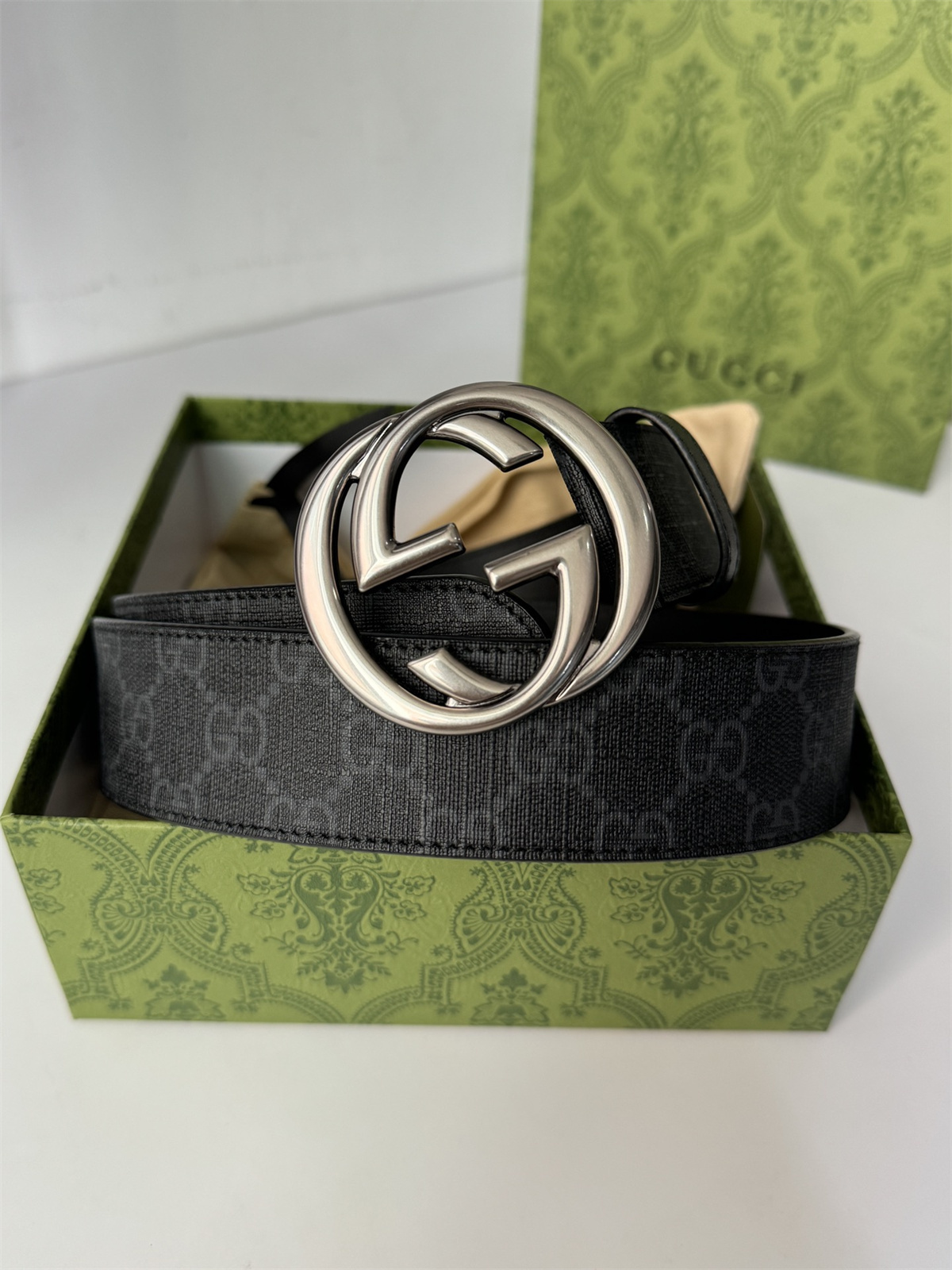 g*u*i black S*p*e canvas belt