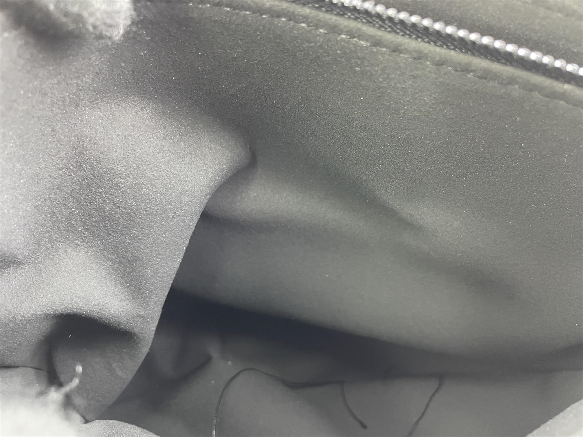 Black LV Coussin bag ( 26x20x12cm )
