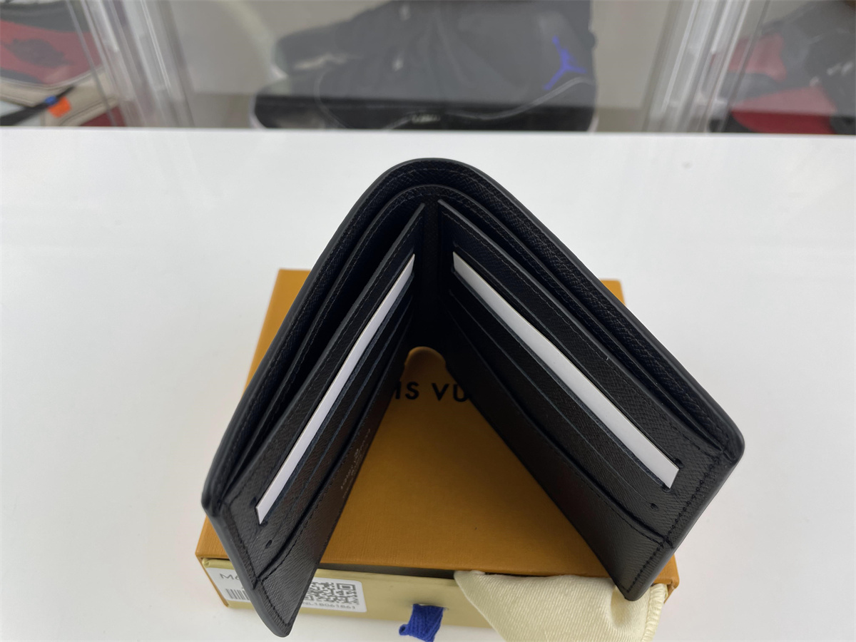LV Black Grey Wallet Monogram eclipse (11.9 x 9cm）