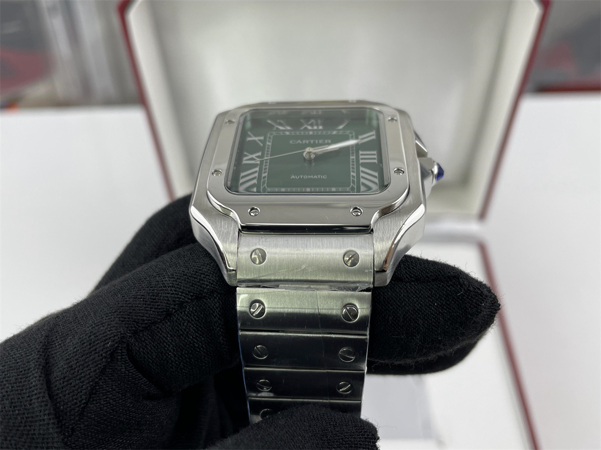 Cartier mens Watch with Green dial, (39.8x47.5x9.08mm )