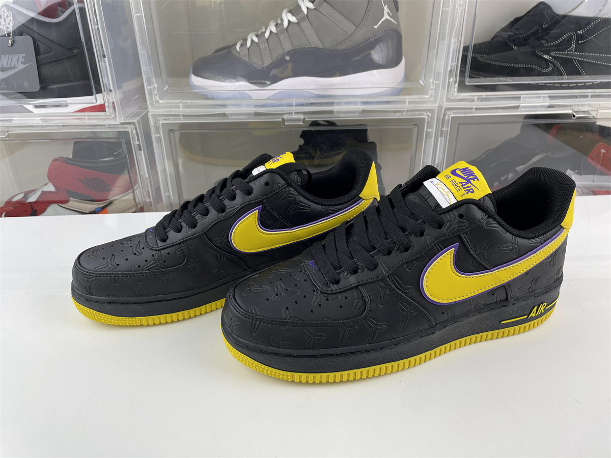 Kobe x Nike Air Force Low “Away” (Non-Numbered)