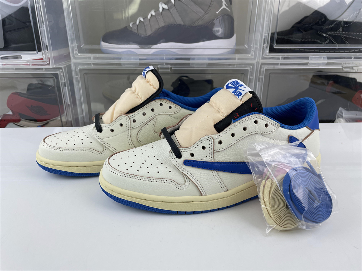 Travis Scott x fragment design x Air Jordan 1 Low OG