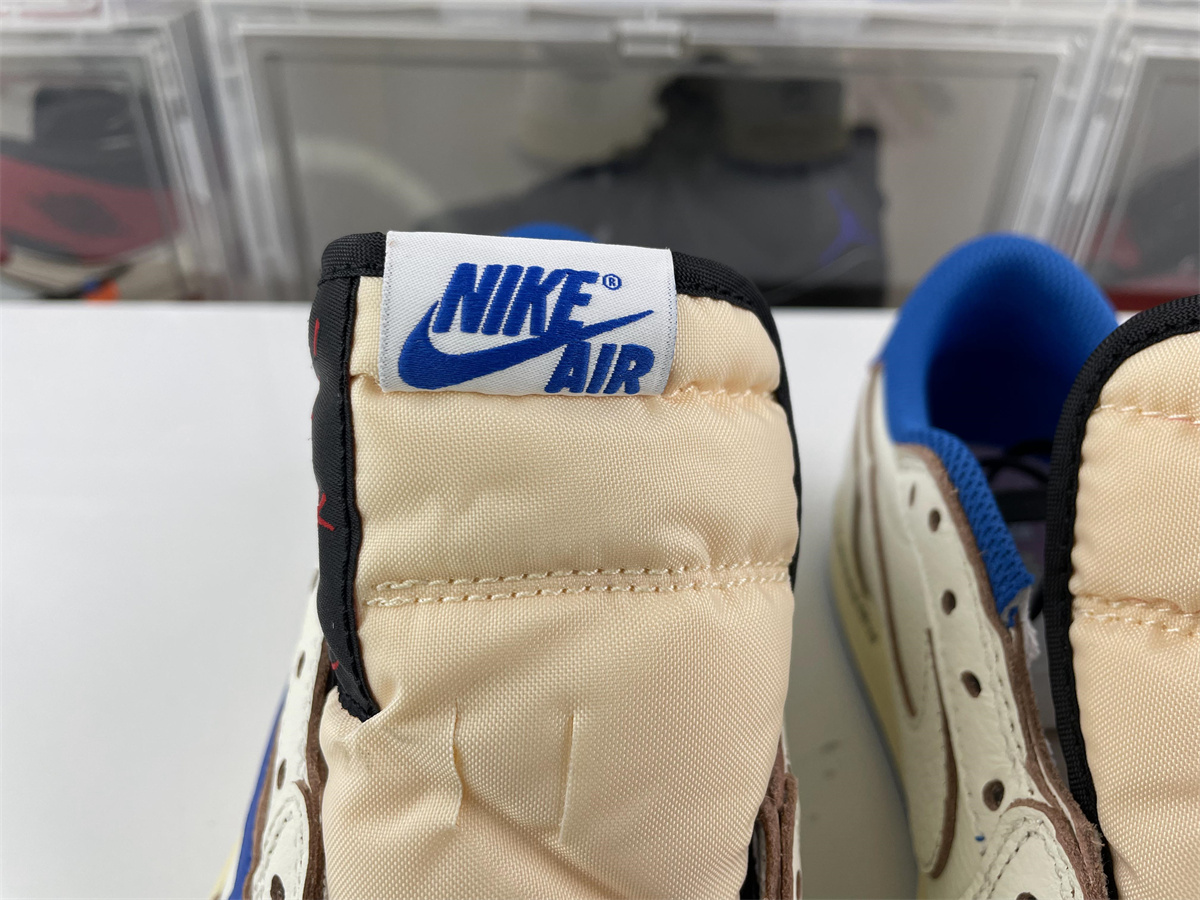 Travis Scott x fragment design x Air Jordan 1 Low OG