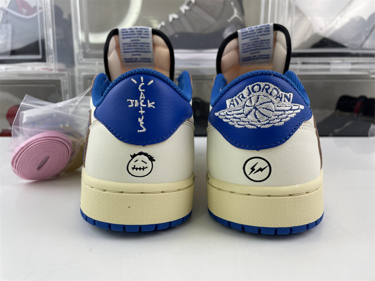 Travis Scott x fragment design x Air Jordan 1 Low OG