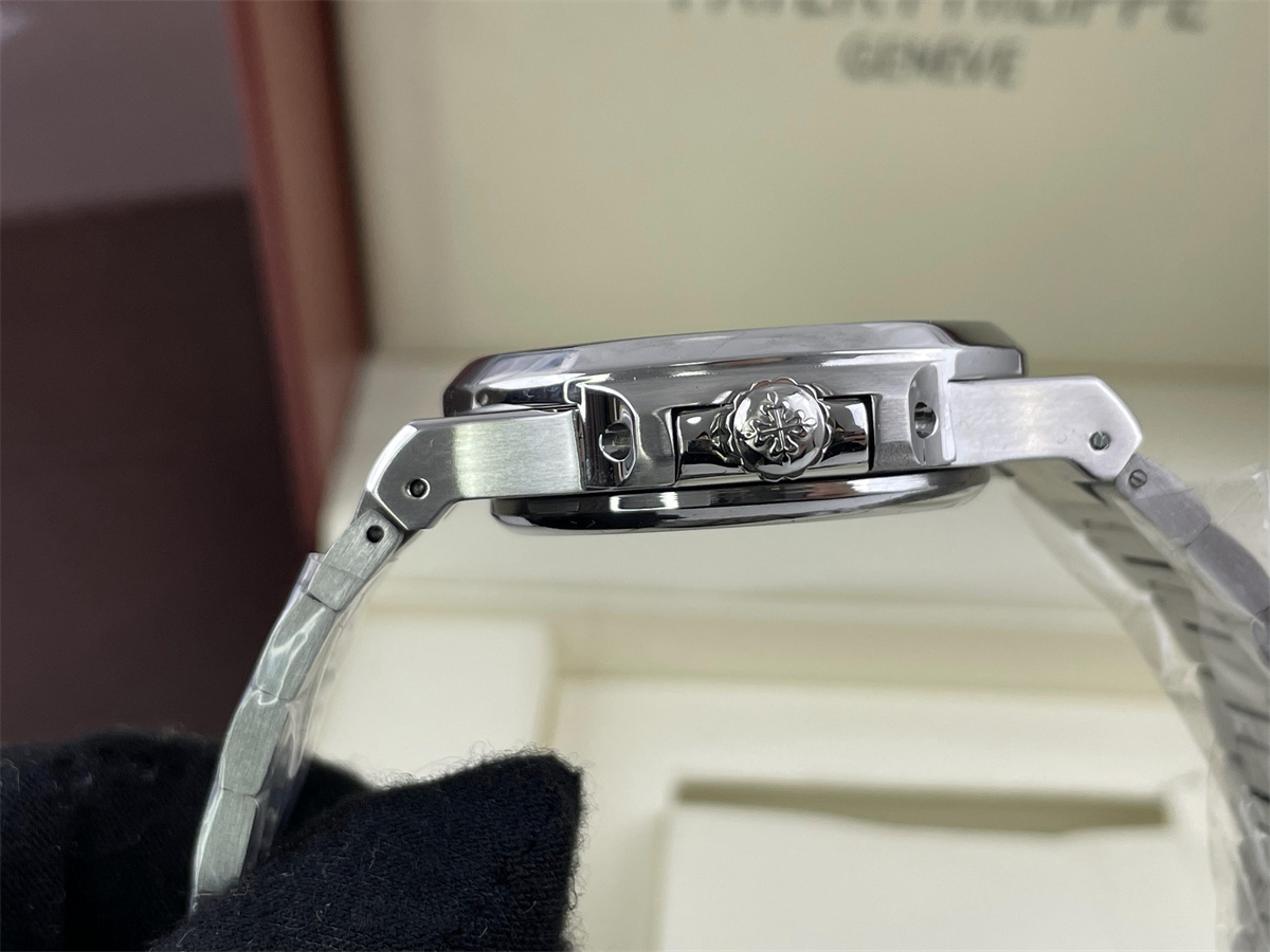 PATEK Philippe Geneve Whte Silver watch (40x8.3mm)