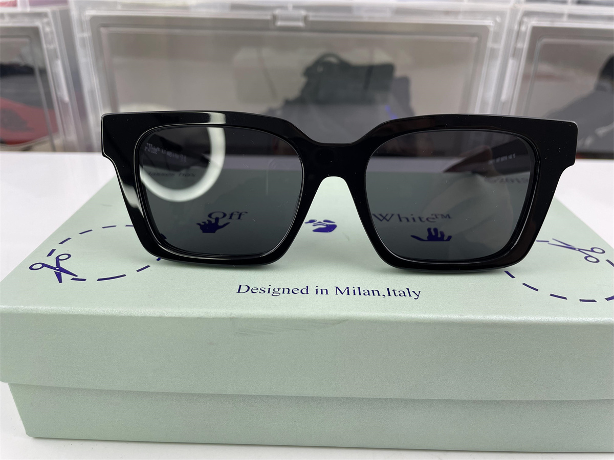 OFF-WHITE Sunglasses Black