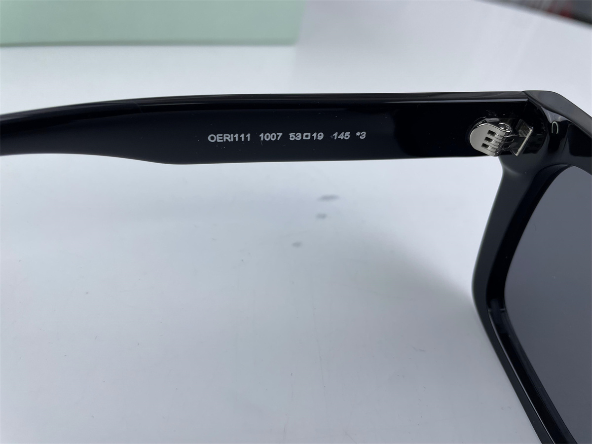 OFF-WHITE Sunglasses Black