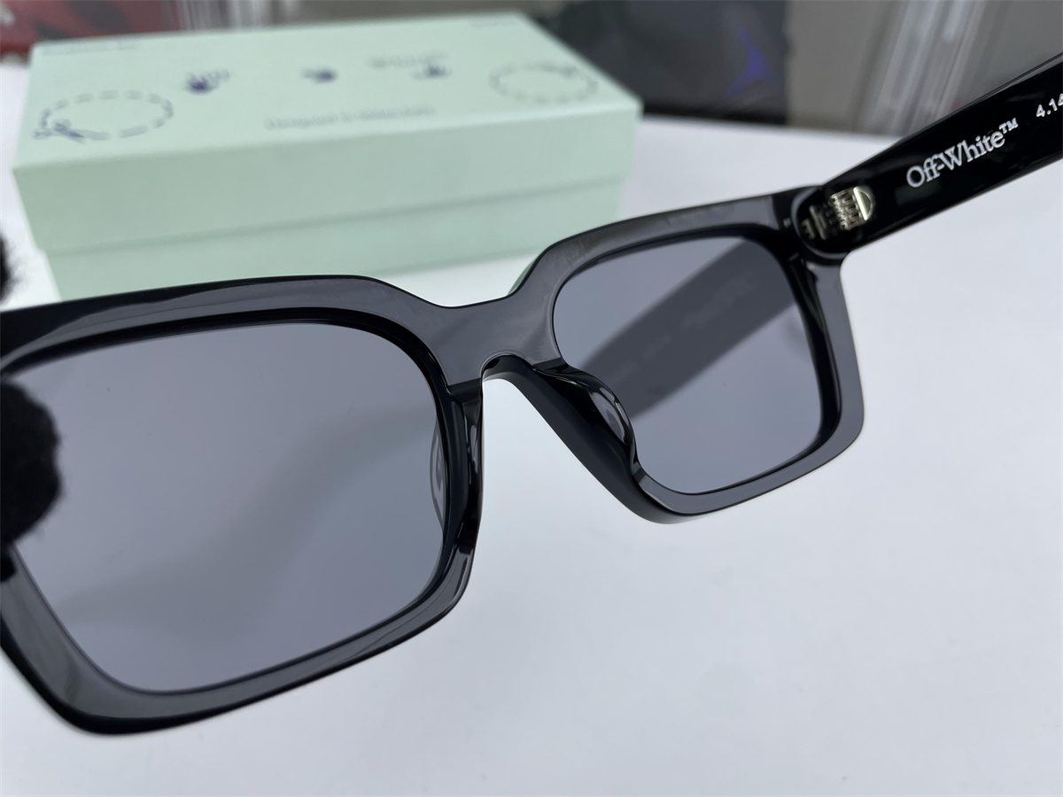 OFF-WHITE Sunglasses Black