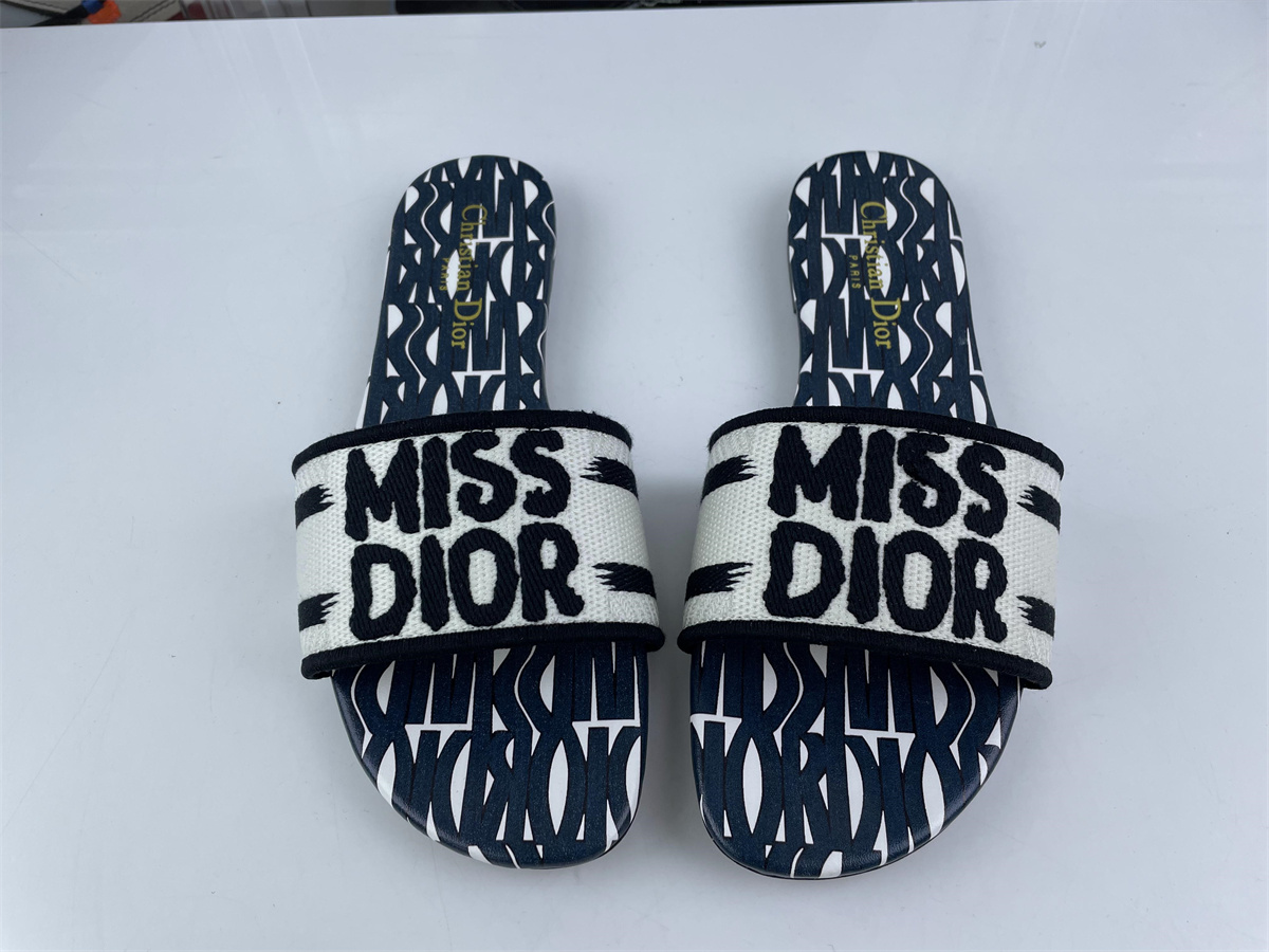 miss D*or blue white slipper