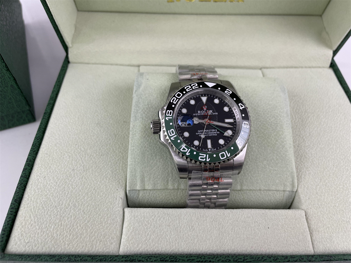 Rolex Oyster Perpetual Date Green Black (41MM)