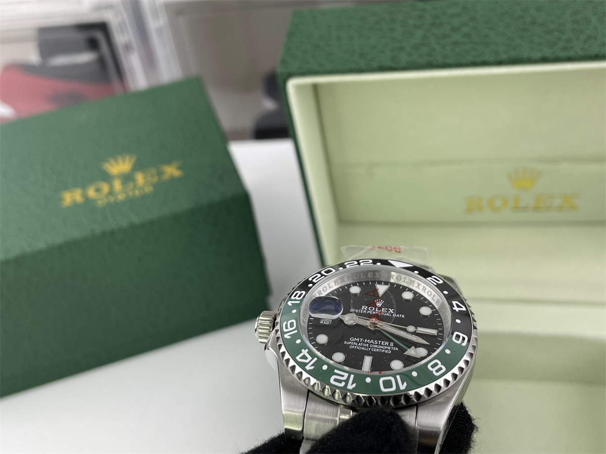Rolex Oyster Perpetual Date Green Black (41MM)