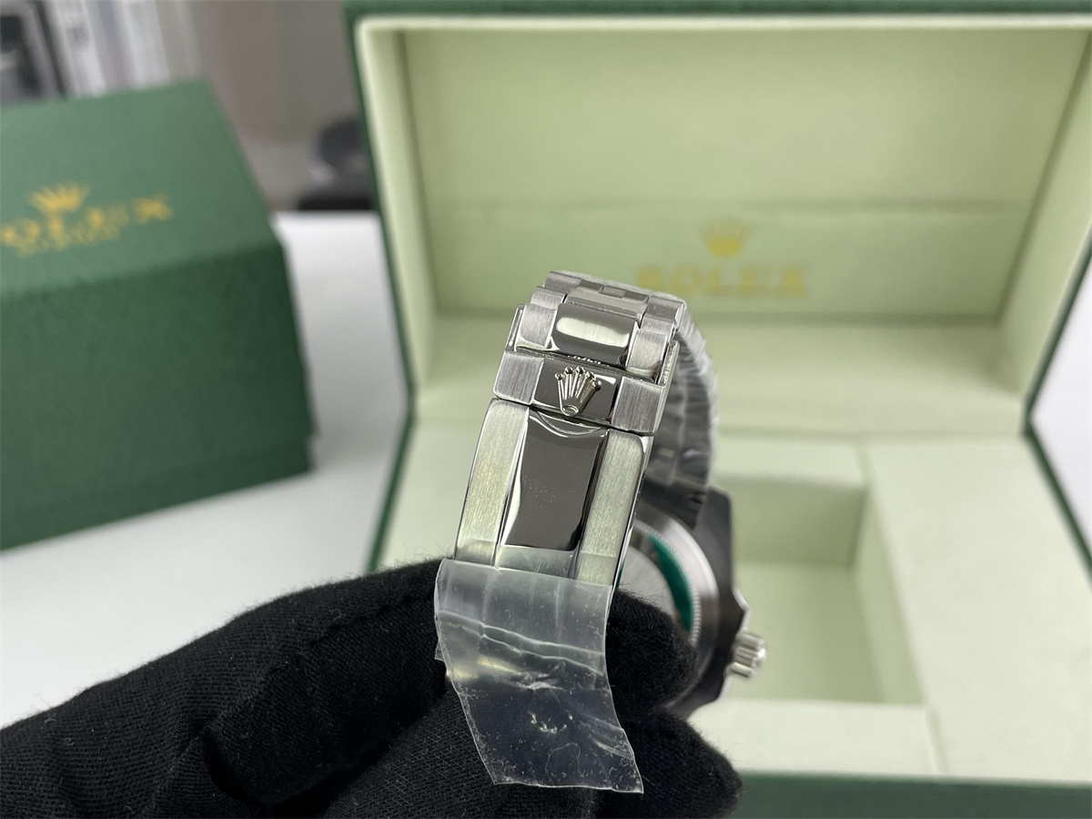 Rolex Oyster Perpetual Date Green Black (41MM)
