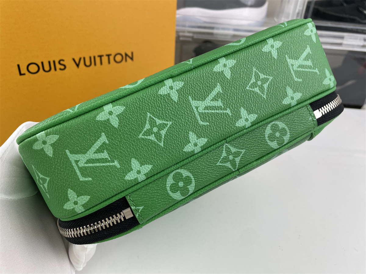 LV hang bag Monogram Green ( 24 x 16 x 8cm)