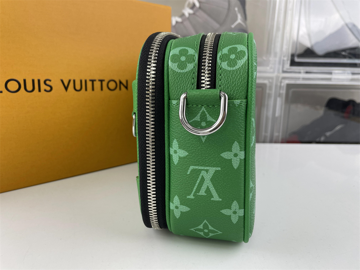 LV hang bag Monogram Green ( 24 x 16 x 8cm)