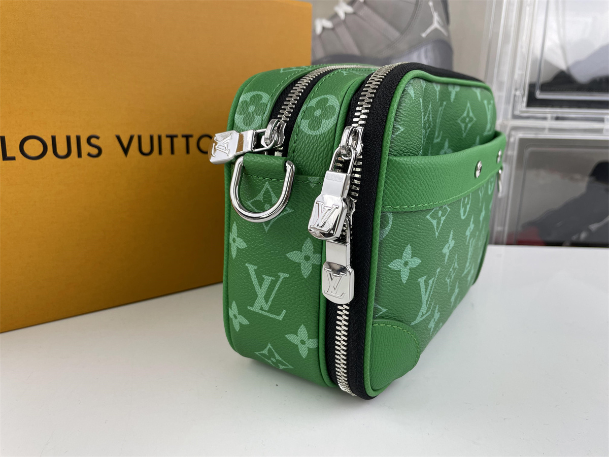 LV hang bag Monogram Green ( 24 x 16 x 8cm)