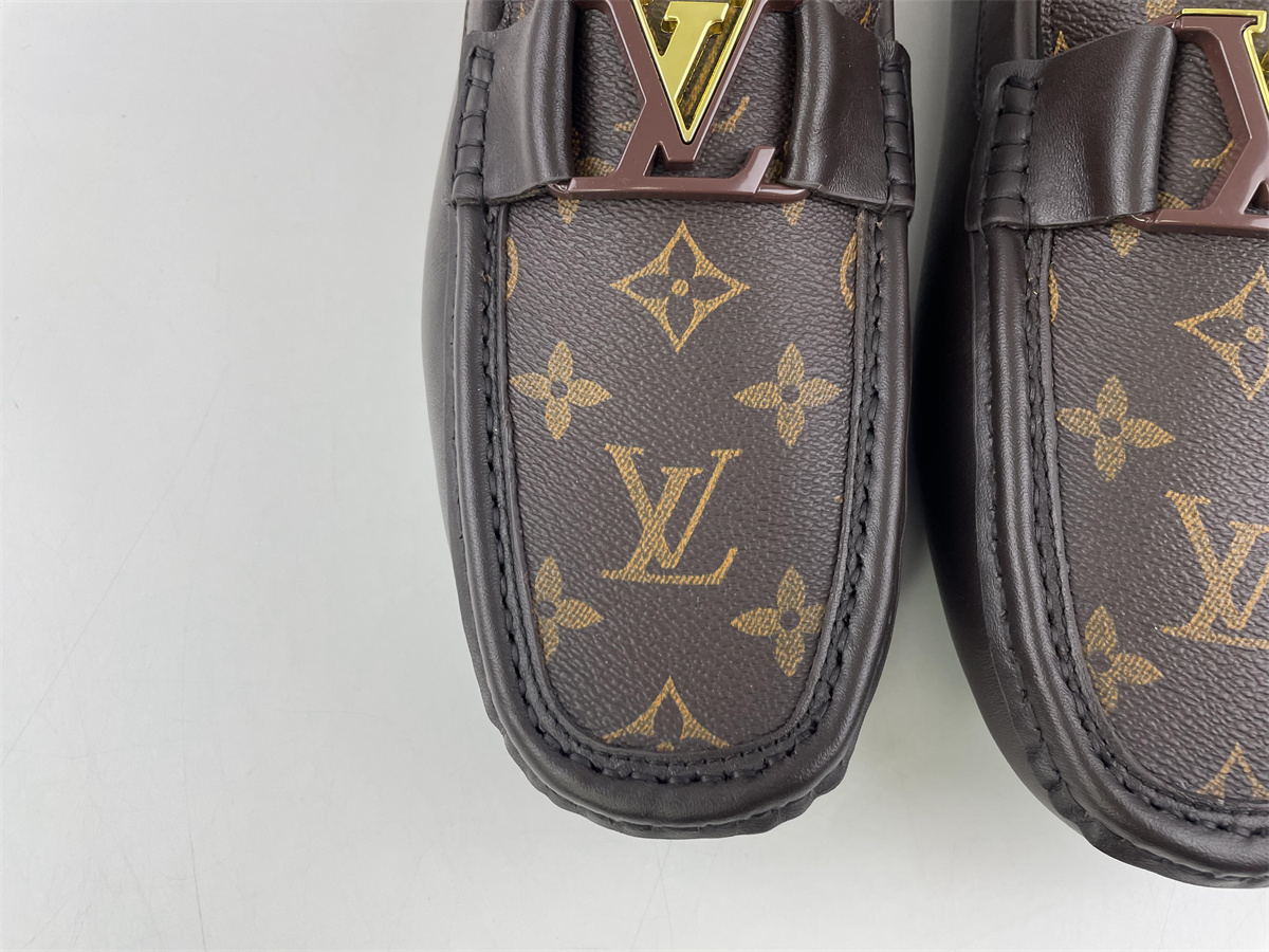 l**is V*t*n old daddy / lazy boy shoes