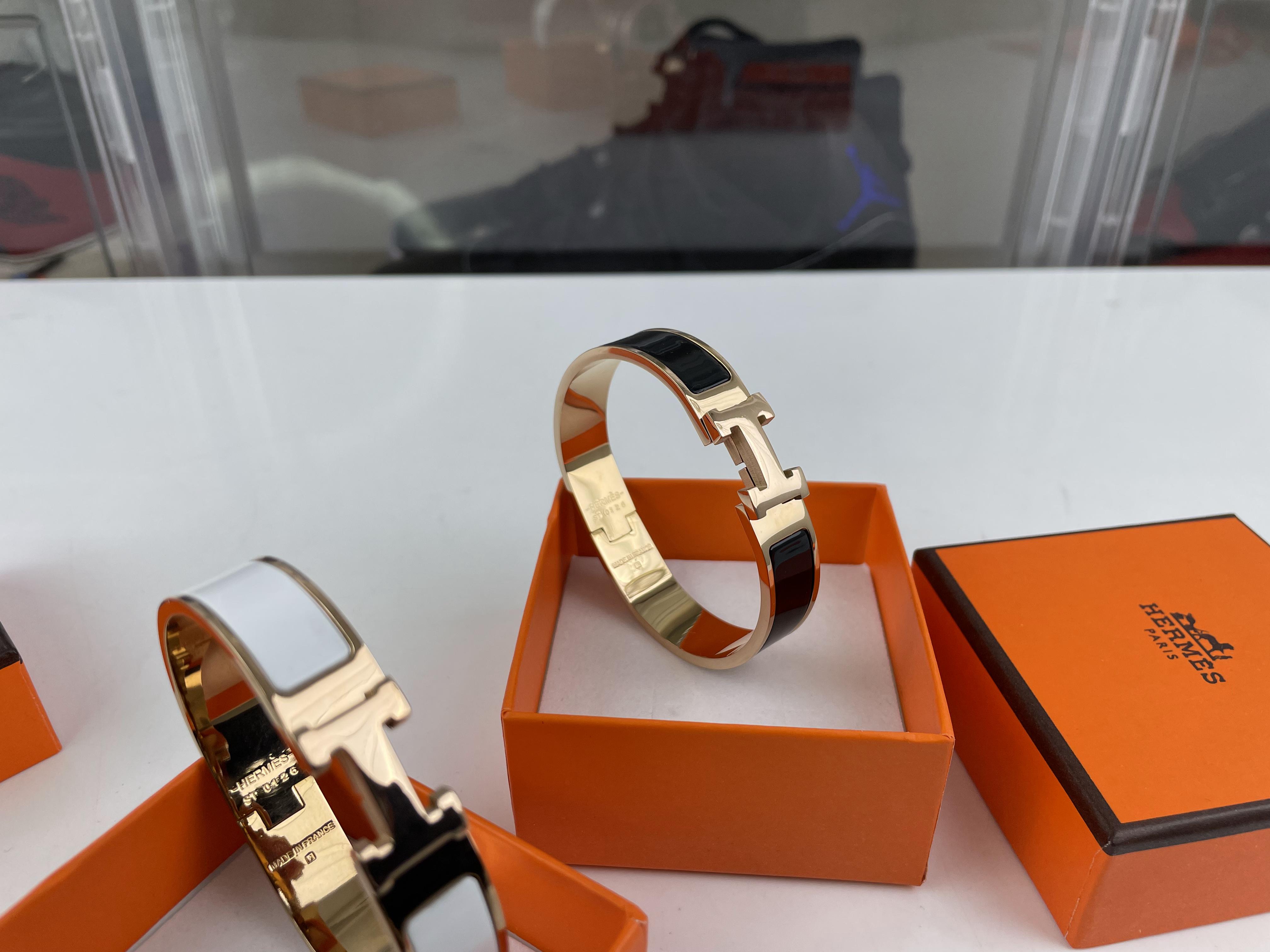 H brand Bracelet White or Black Gold ( the price is for 1 pcs)