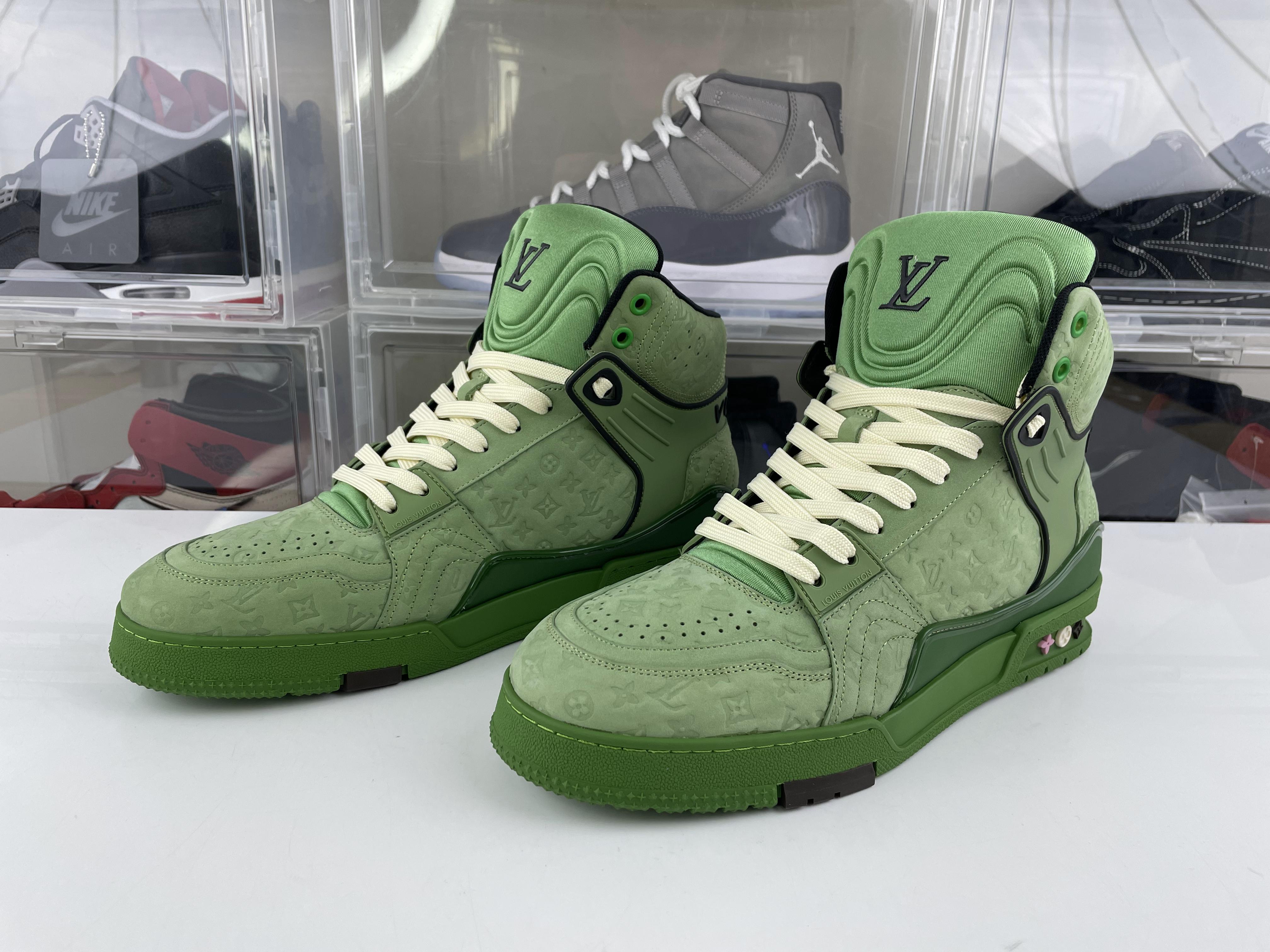 l**is V*t*n green arch light high boost sneaker