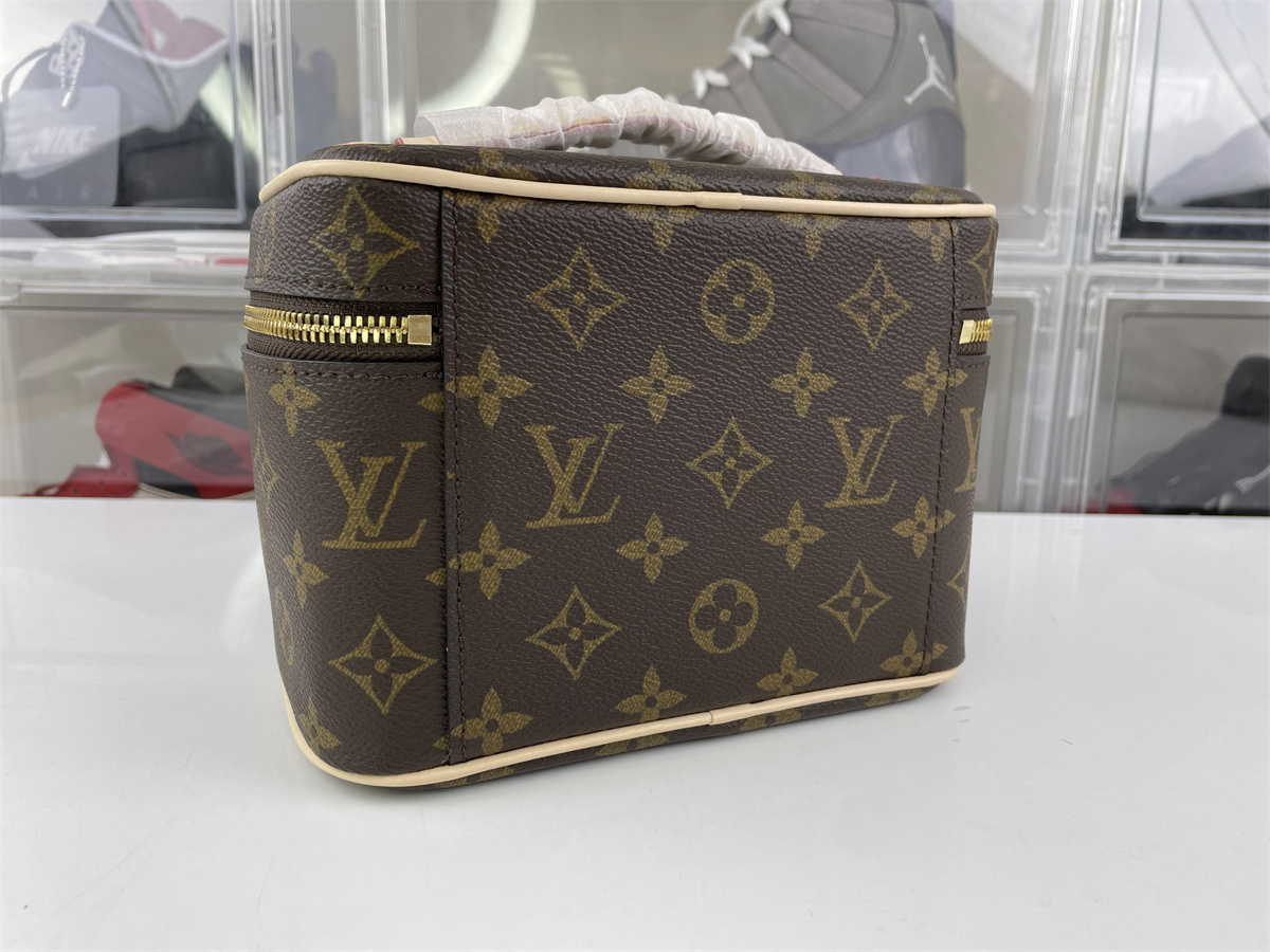 LV Nice Nano Monogram middle size ( 20 x 13.5  x 12 cm)