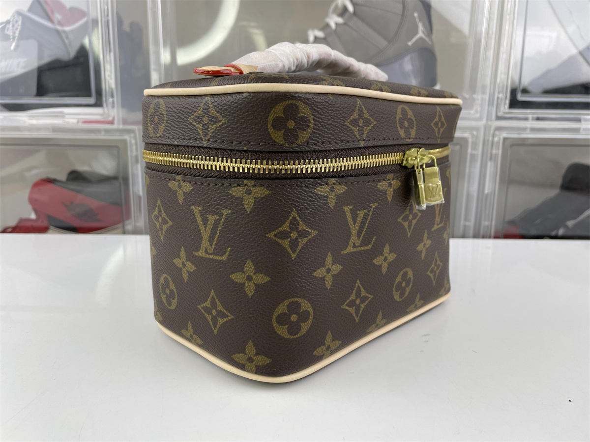 LV Nice Nano Monogram middle size ( 20 x 13.5  x 12 cm)