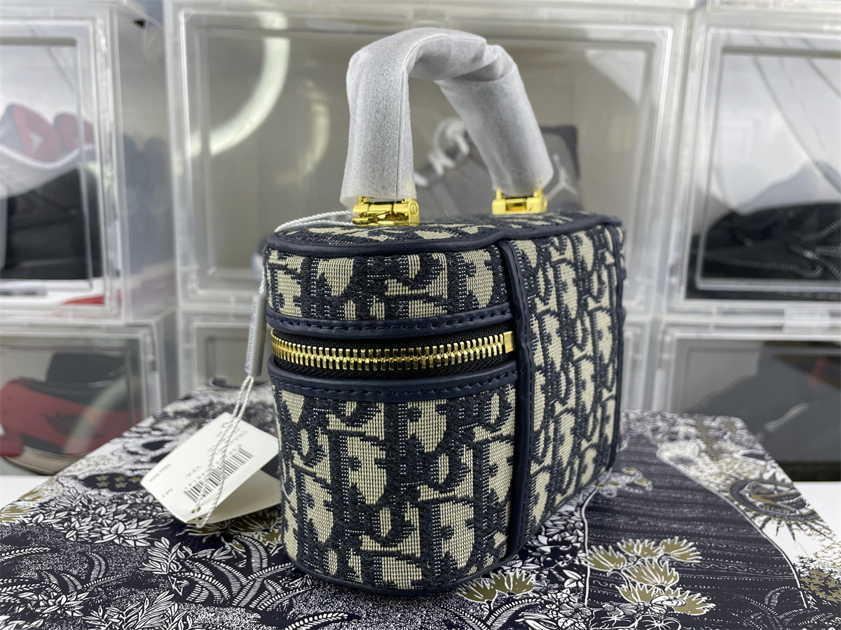 D*or 30 montaigne mini vanity blue oblique bag (16x  8 x 9.5 cm)